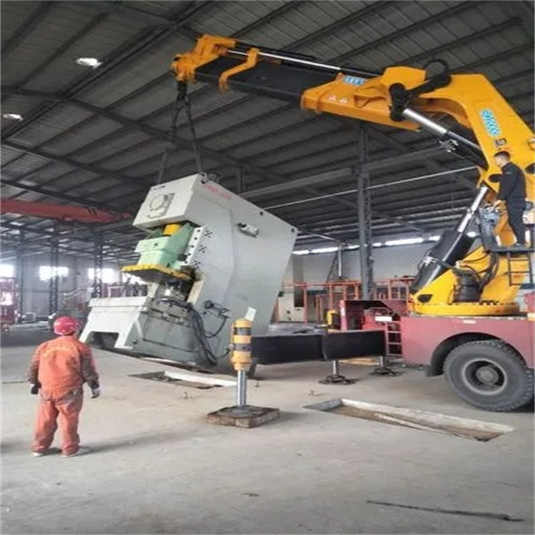 惠州80吨折臂吊车出租附近电话